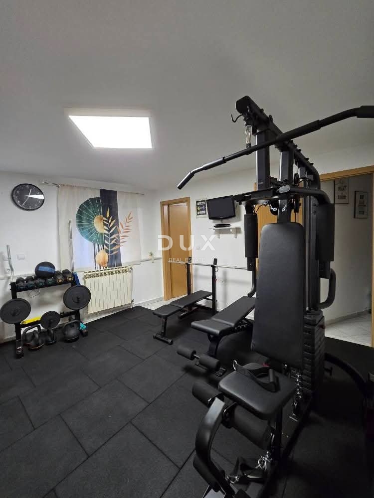 CRIKVENICA, SELCE - casa nel centro della città, a soli 280 metri dal mare