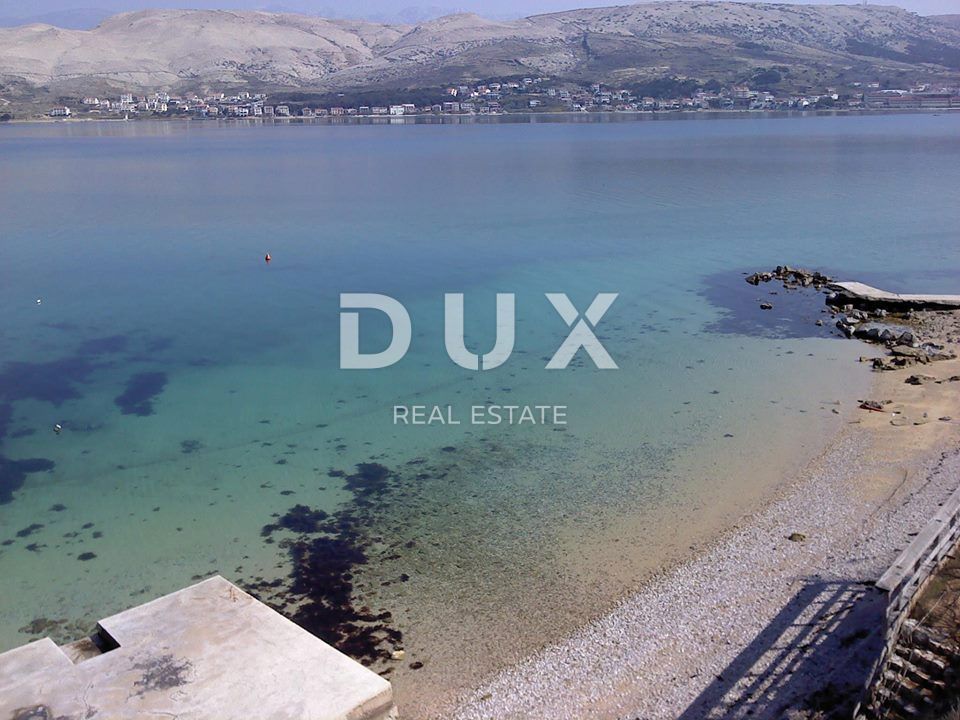 ISOLA DI PAG, PAG - Ampio hotel e 1271 m2 di terreno, 1a fila al mare