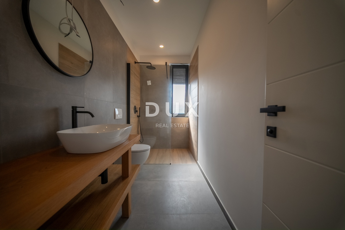 ISTRIA, PARENZO - Villa esclusiva con piscina e vista mare