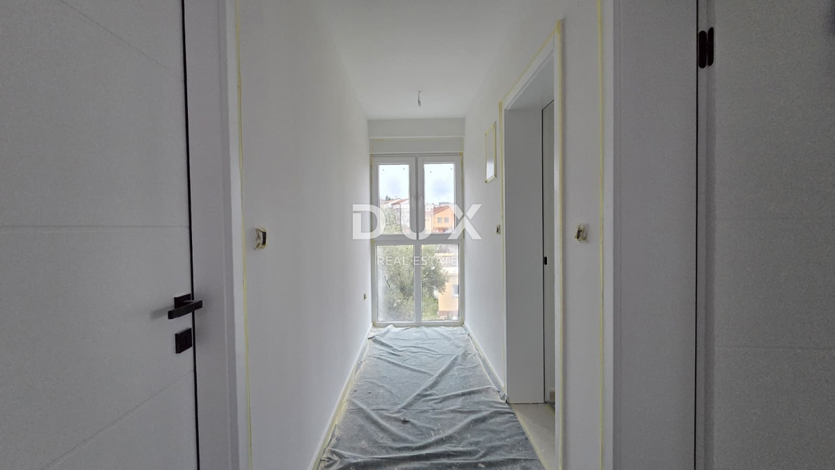 CRIKVENICA, JADRANOVO - lussuosa casa bifamiliare con piscina, 134m2