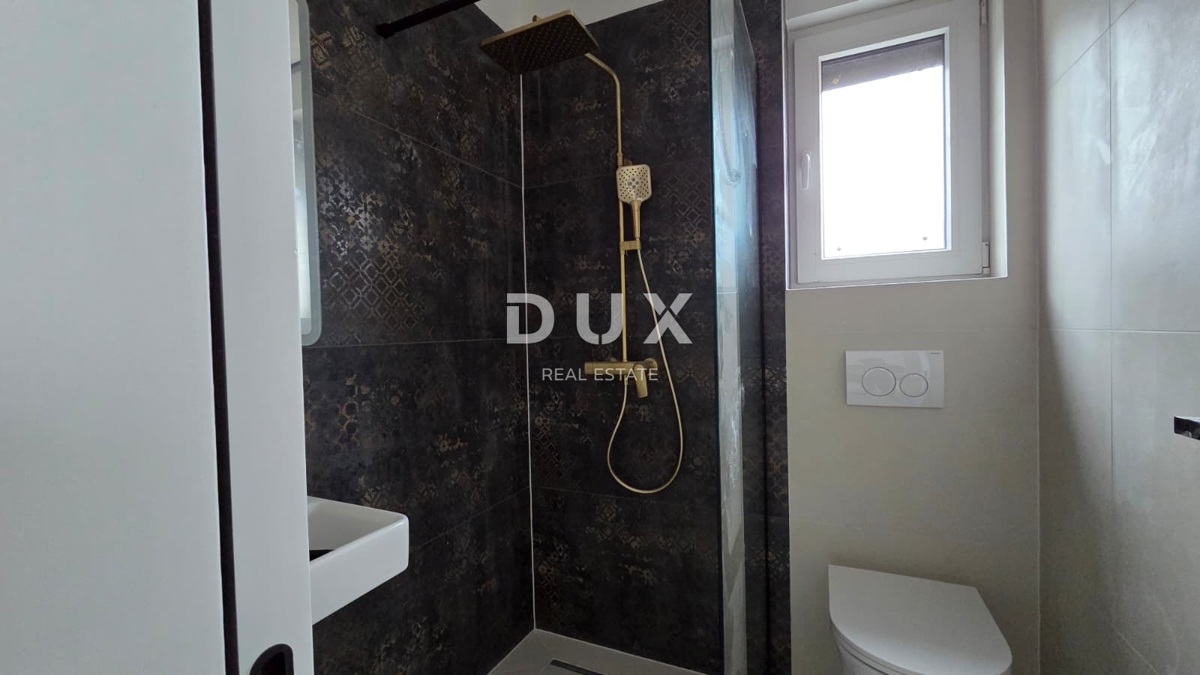 CRIKVENICA, JADRANOVO - lussuosa casa bifamiliare con piscina, 134m2