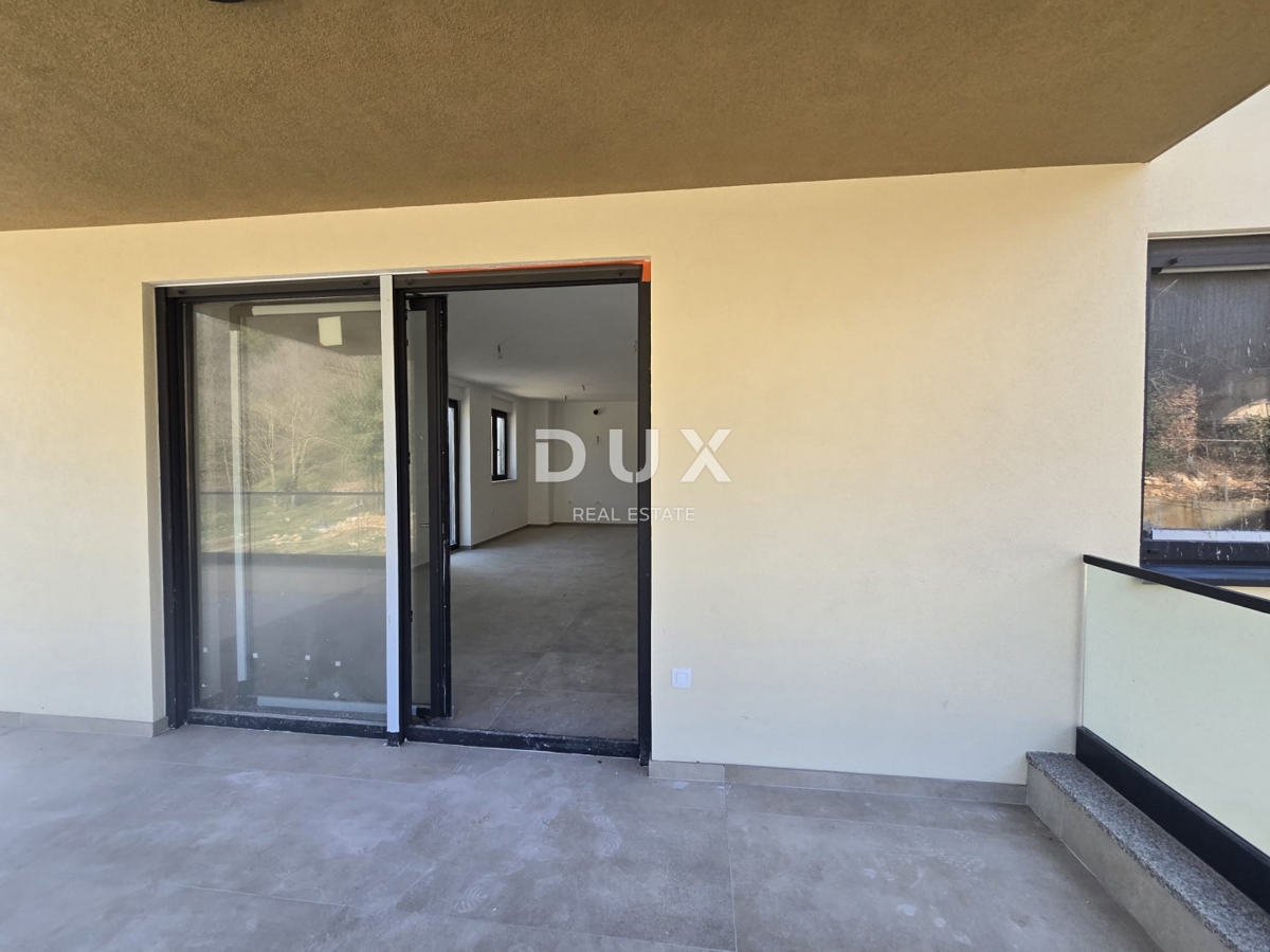 ISTRIA, POLA - Nuovo edificio moderno in un'ottima posizione!