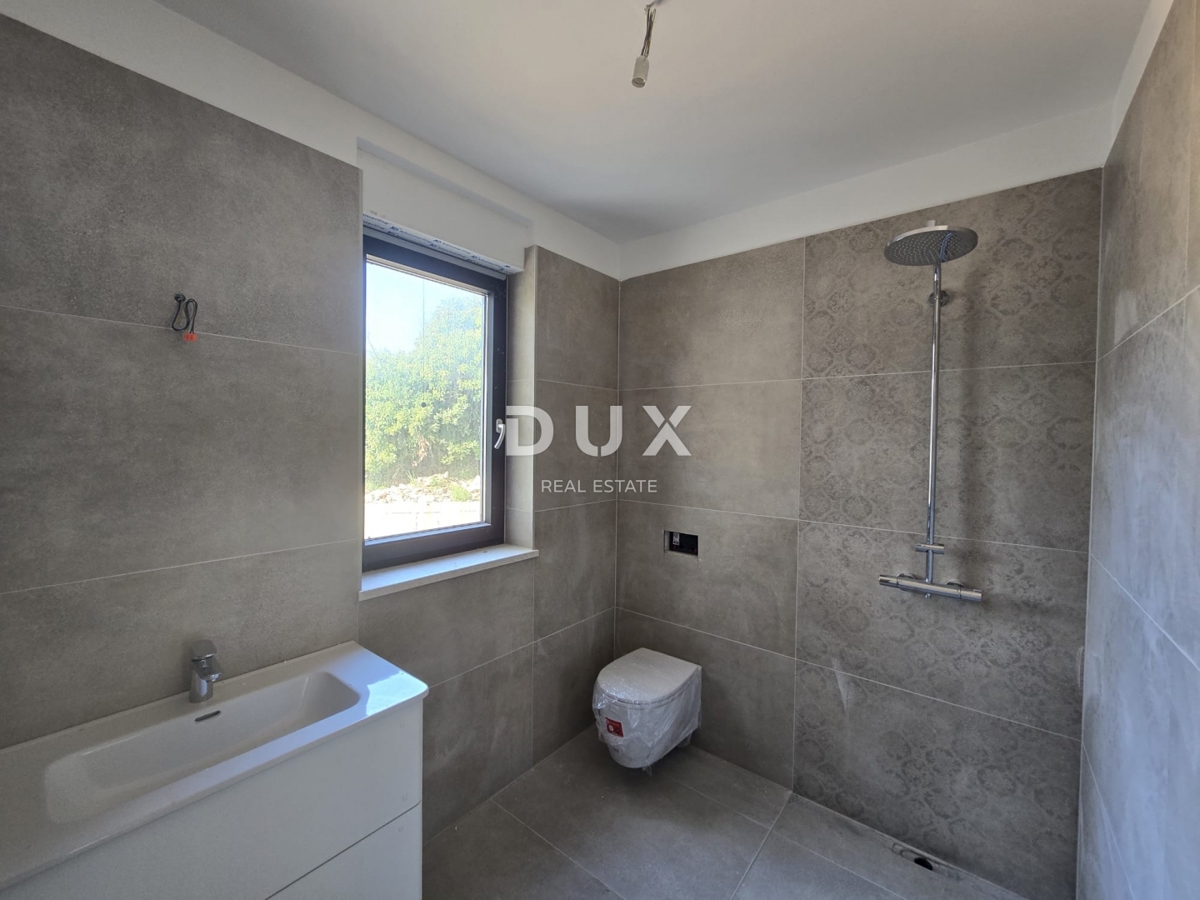 ISTRIA, POLA - Nuovo edificio moderno in un'ottima posizione!