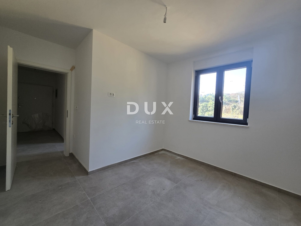 ISTRIA, POLA - Nuovo edificio moderno in un'ottima posizione!