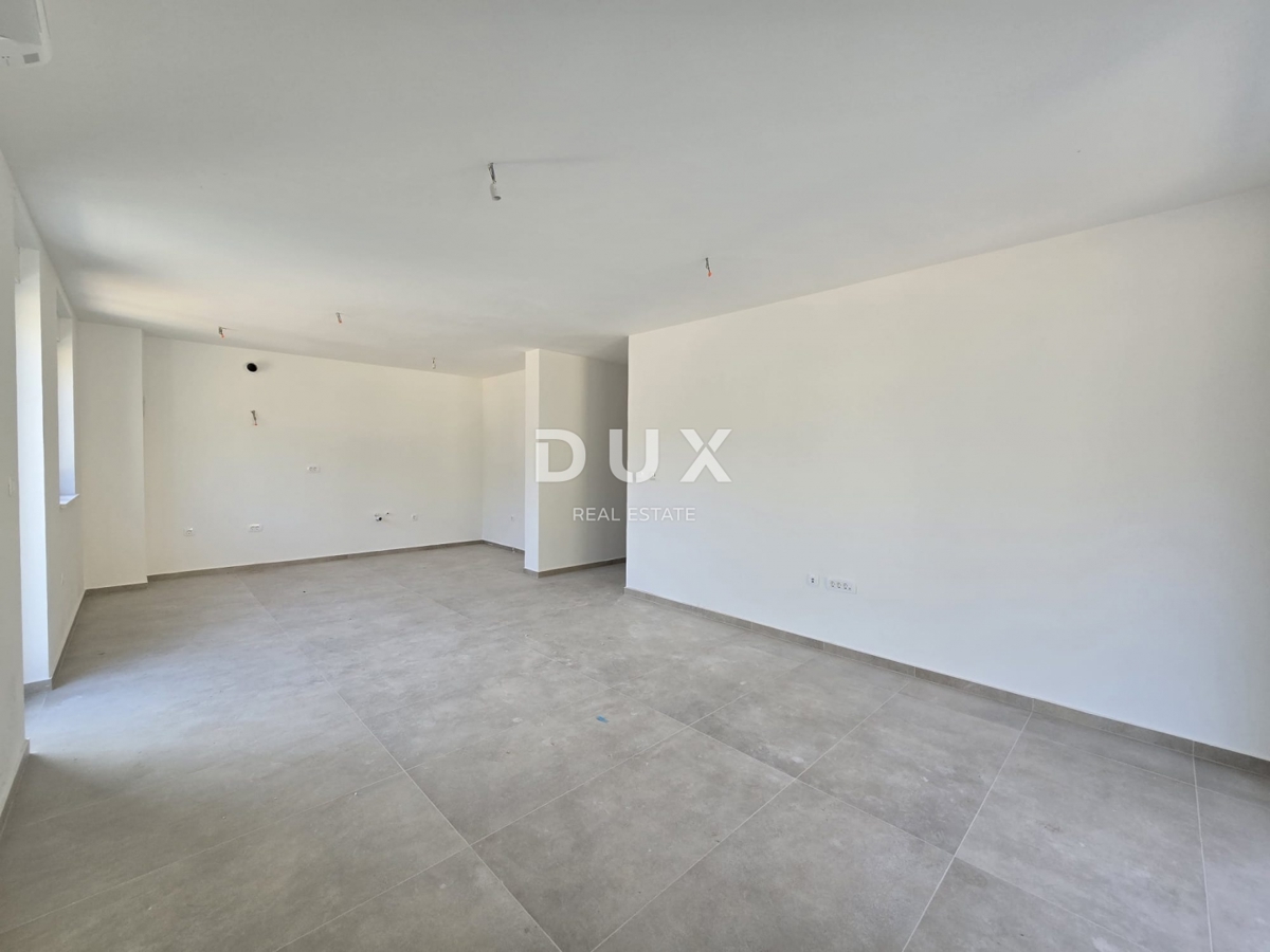 ISTRIA, POLA - Nuovo edificio moderno in un'ottima posizione!