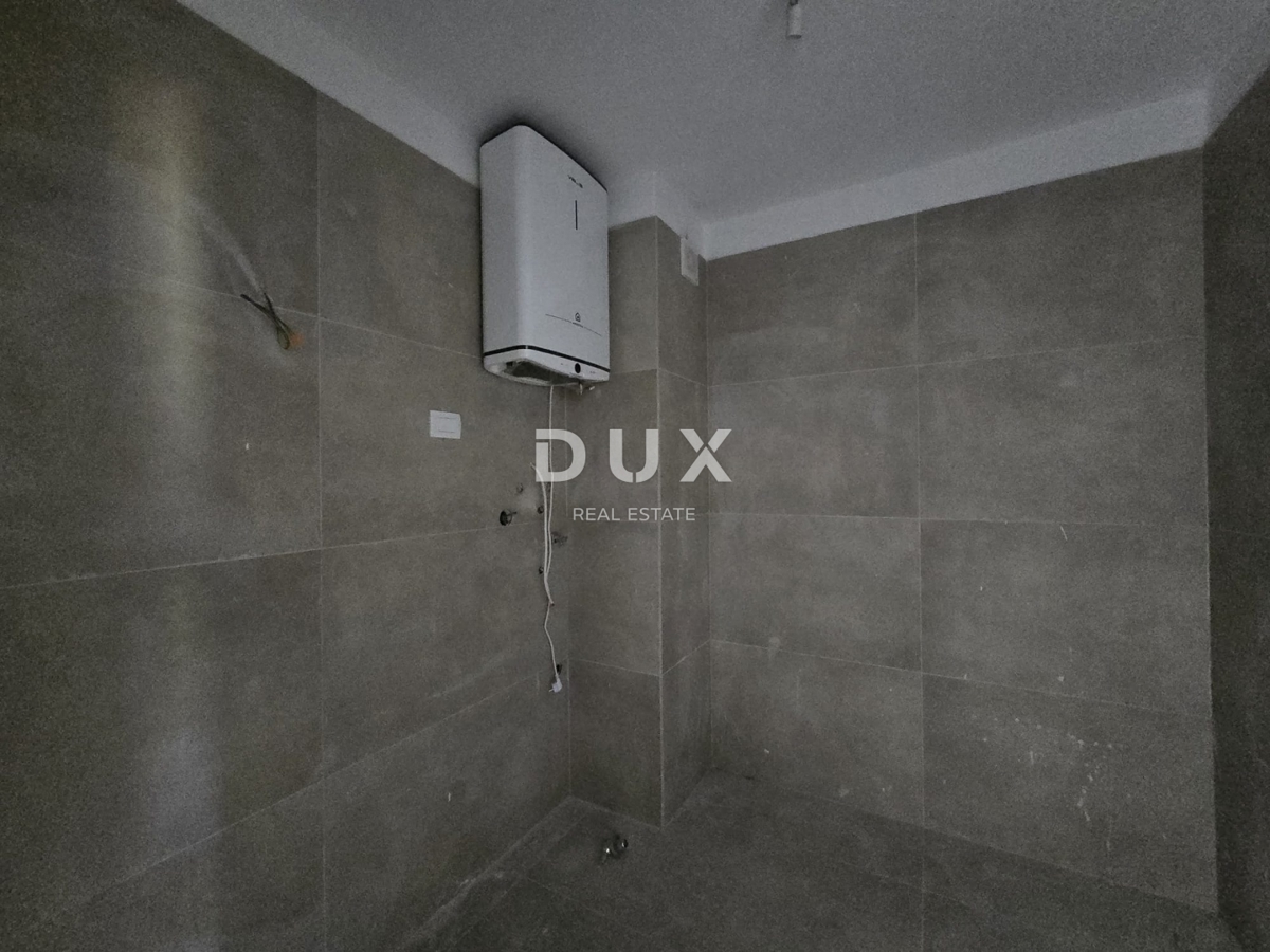 ISTRIA, POLA - Nuovo edificio moderno in un'ottima posizione!