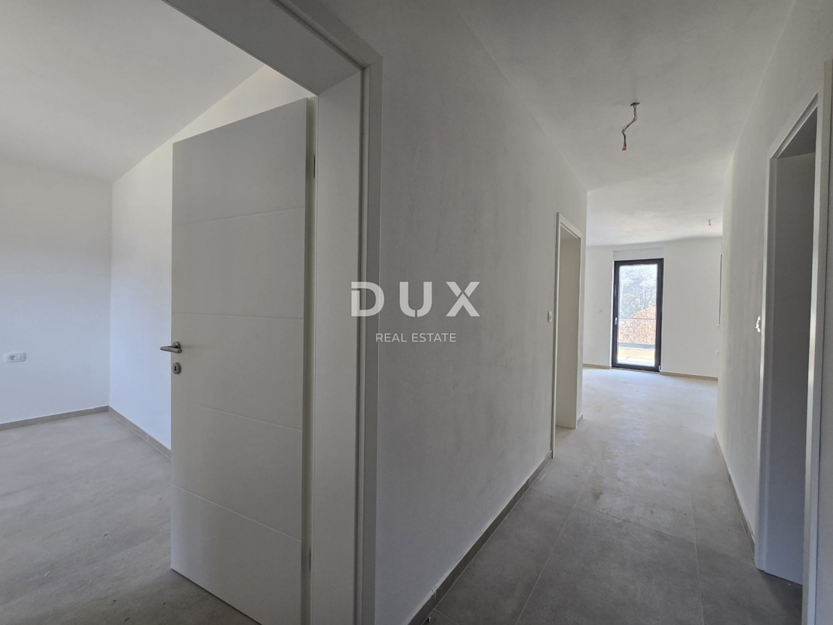 ISTRIA, POLA - Nuovo edificio moderno in un'ottima posizione!