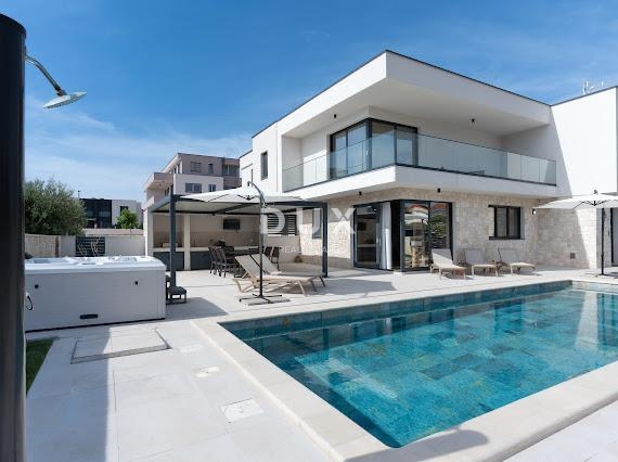 Casa Mandre, Kolan, 465m2