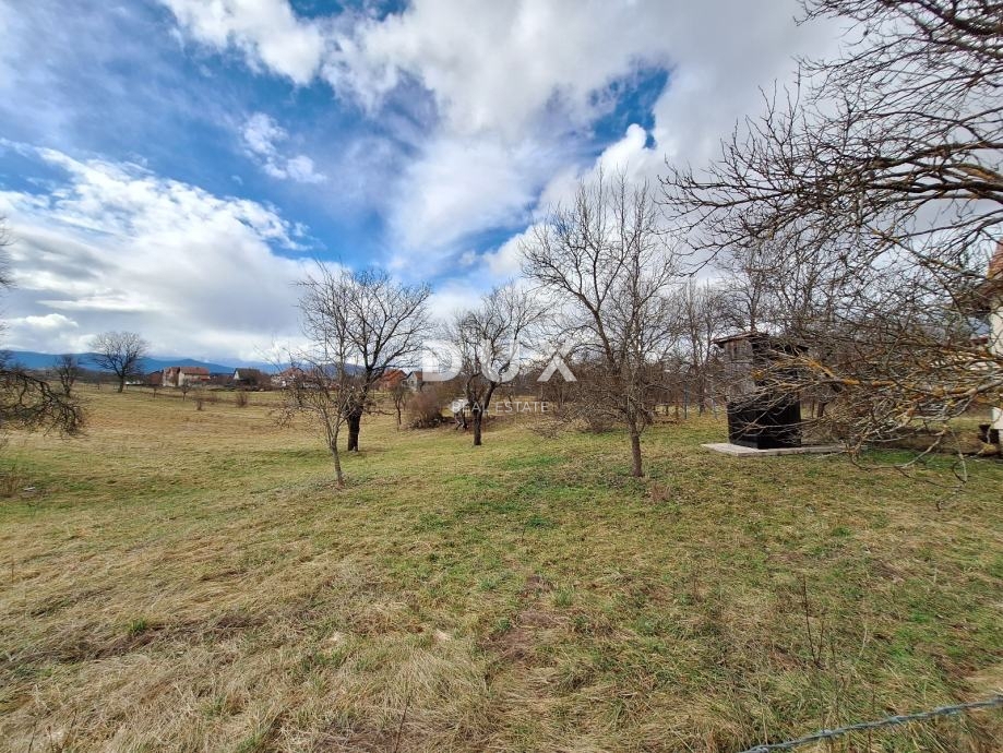 OTOČAC, PODUM - Ampia proprietà con 9.000 m² di terreno