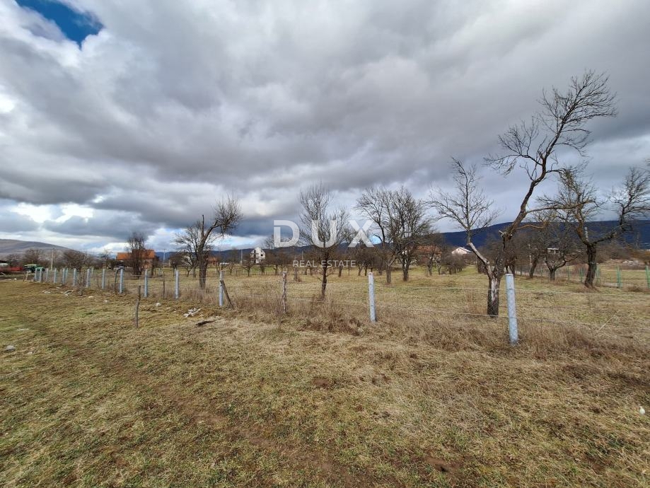 OTOČAC, PODUM - Ampia proprietà con 9.000 m² di terreno