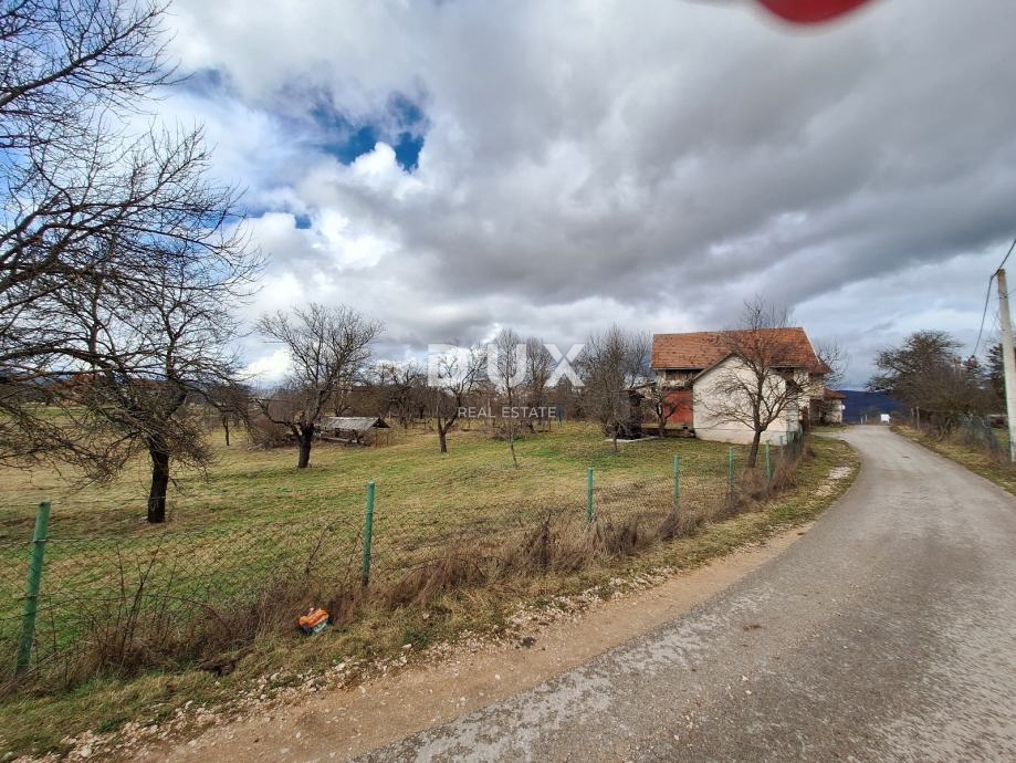 OTOČAC, PODUM - Ampia proprietà con 9.000 m² di terreno