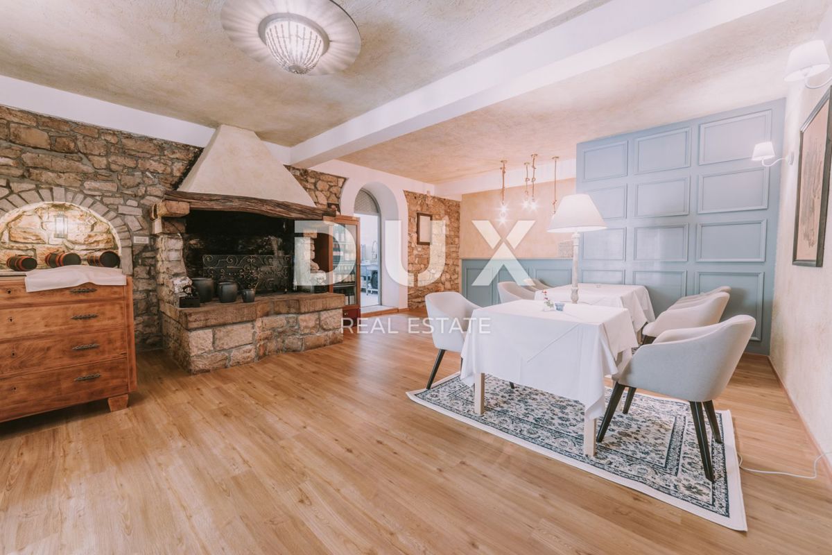 ISTRIA, NOVIGRAD - Ristorante e pensione attraenti con un'attività consolidata