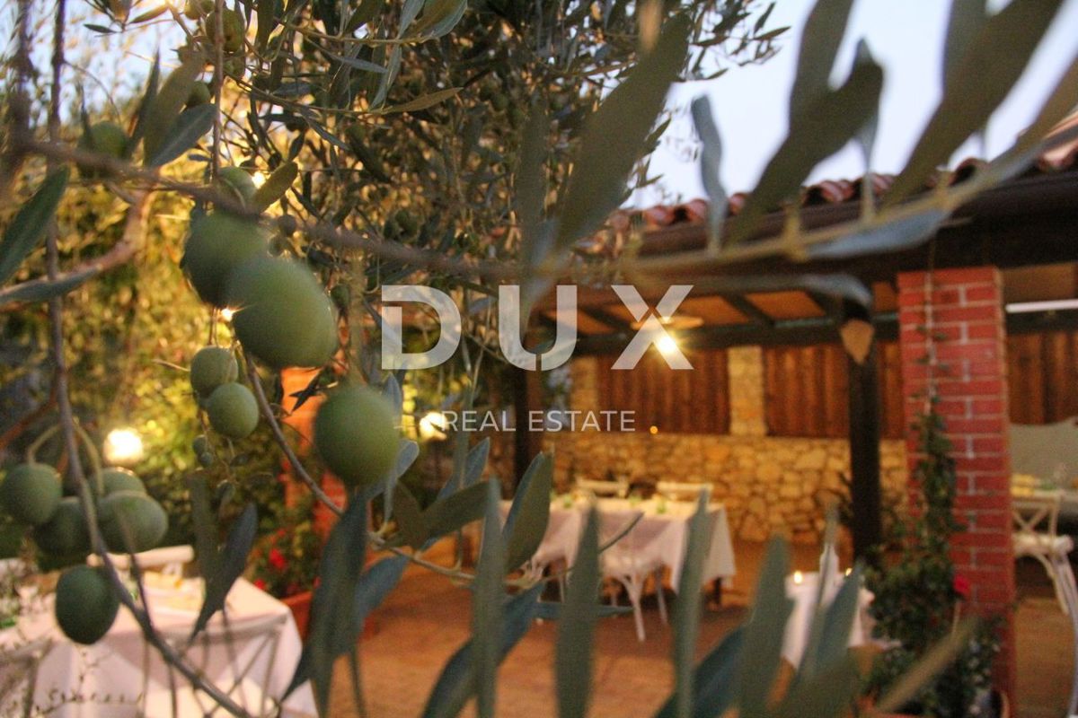 ISTRIA, NOVIGRAD - Ristorante e pensione attraenti con un'attività consolidata