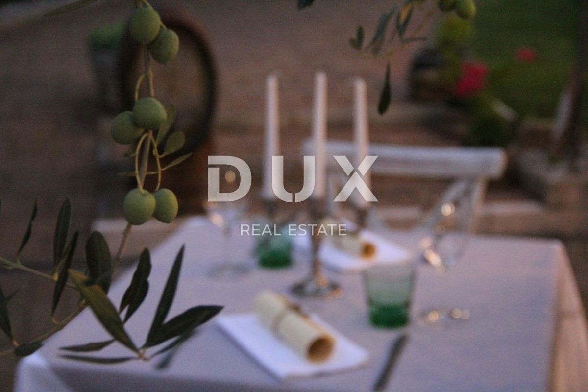 ISTRIA, NOVIGRAD - Ristorante e pensione attraenti con un'attività consolidata