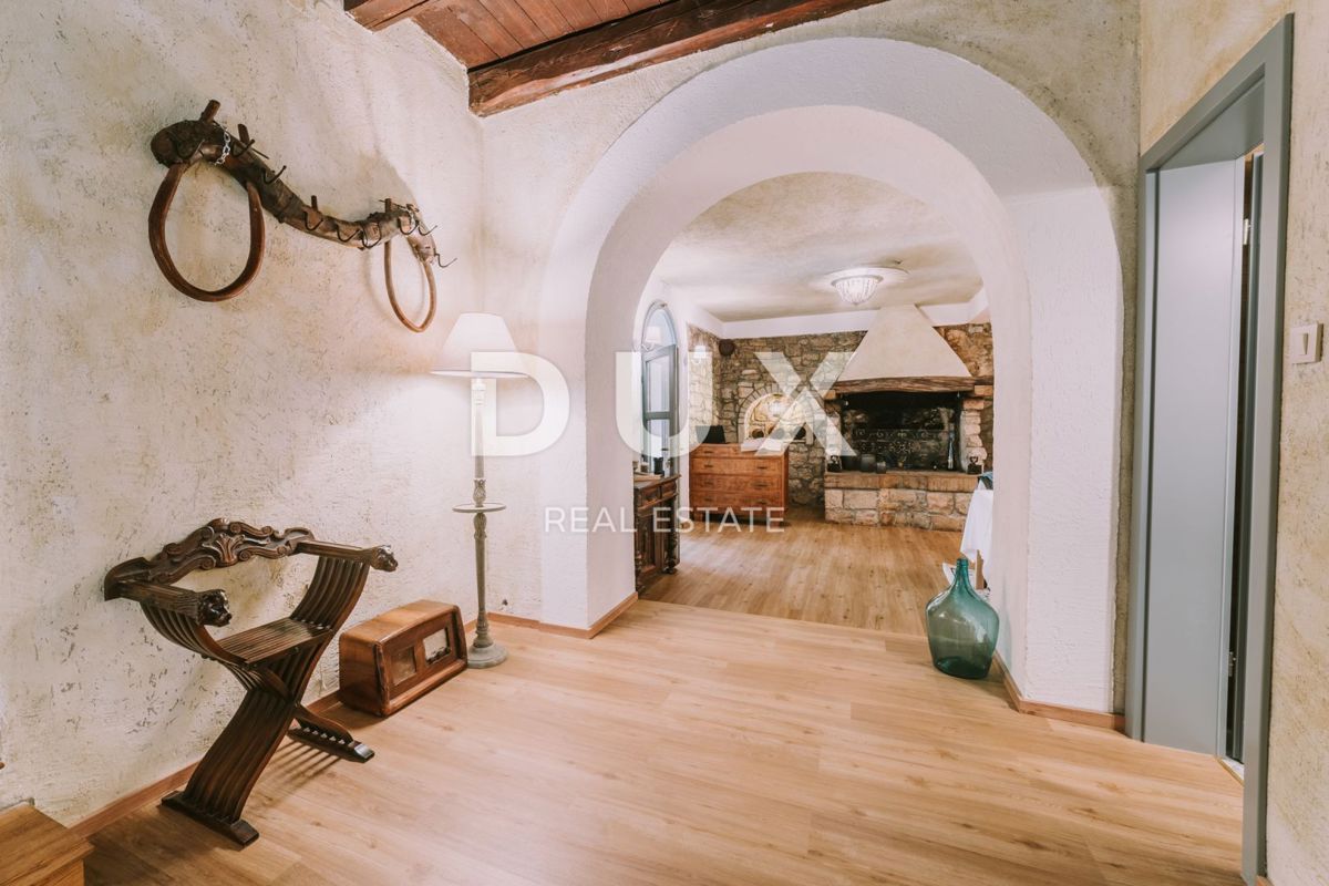 ISTRIA, NOVIGRAD - Ristorante e pensione attraenti con un'attività consolidata