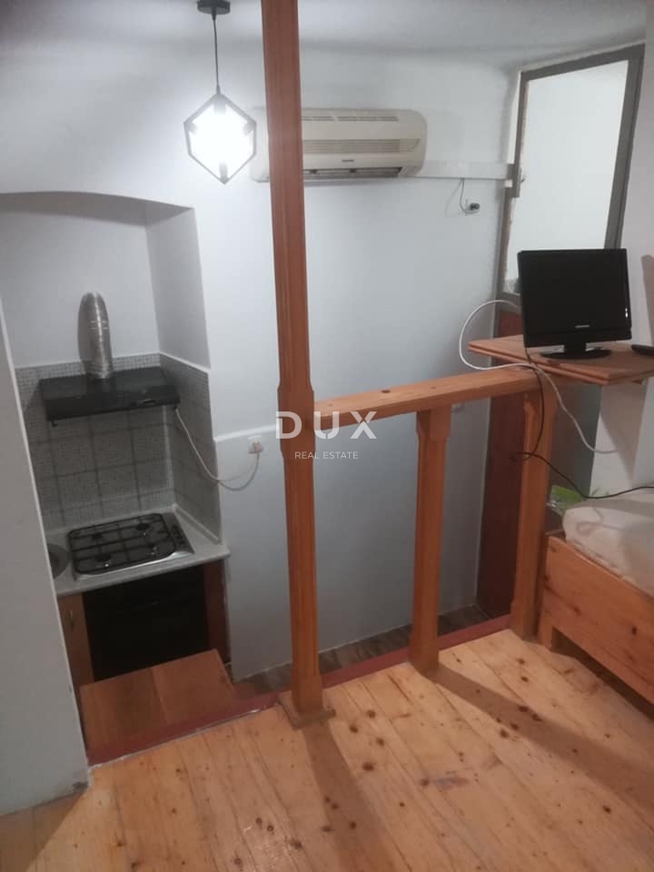 RIJEKA, ŠKOLJIĆ - appartamento di 71 m2 al piano terra con 2 ingressi separati! VENDITA URGENTE! OCCASIONE!