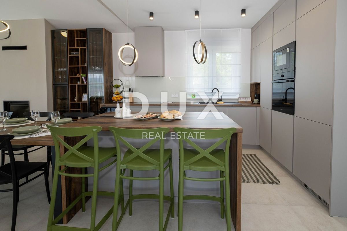 ISOLA DI KRK, dintorni della città di Krk - Villa di lusso in un nuovo edificio in una posizione tranquilla