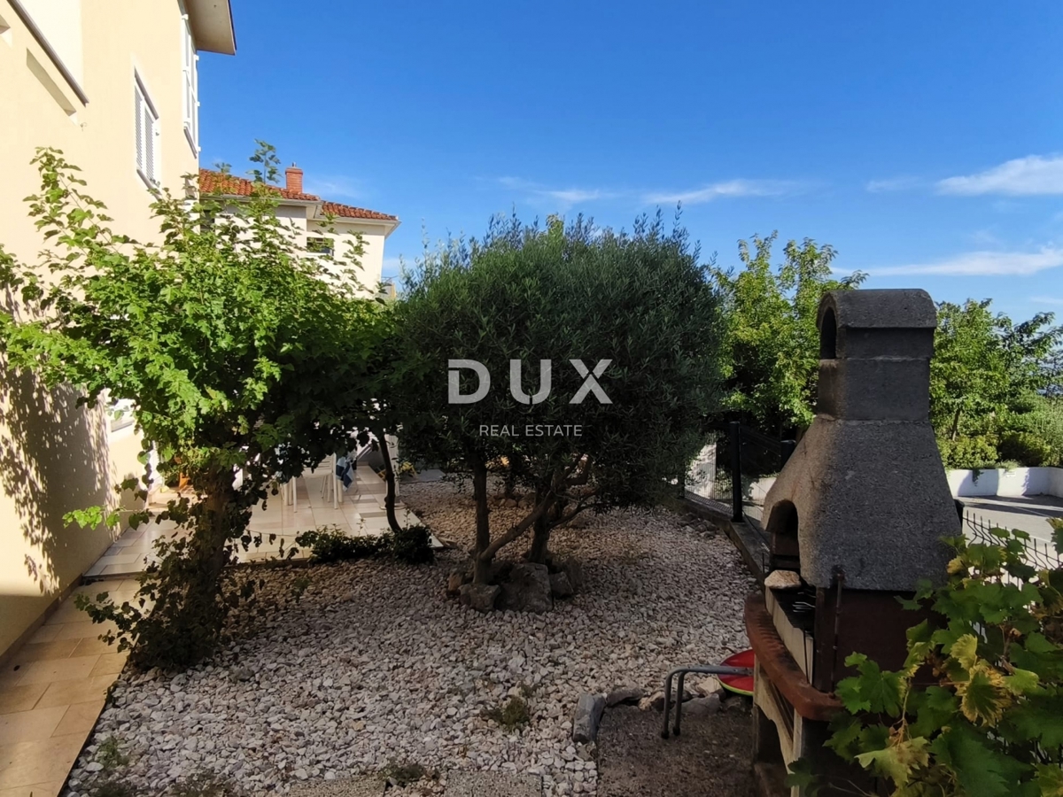 ISOLA DI KRK, CITTÀ DI KRK - Appartamento al piano terra in ottima posizione