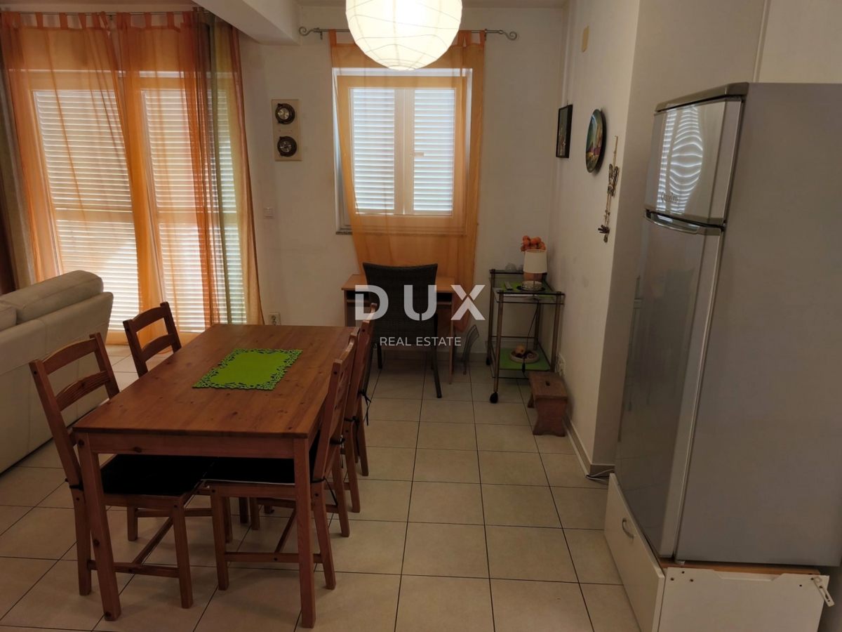 ISOLA DI KRK, CITTÀ DI KRK - Appartamento al piano terra in ottima posizione