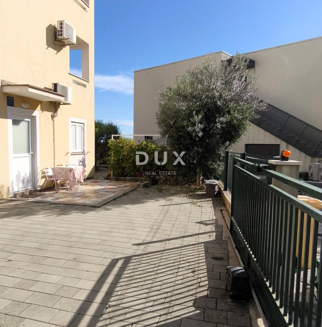 ISOLA DI KRK, CITTÀ DI KRK - Appartamento al piano terra in ottima posizione