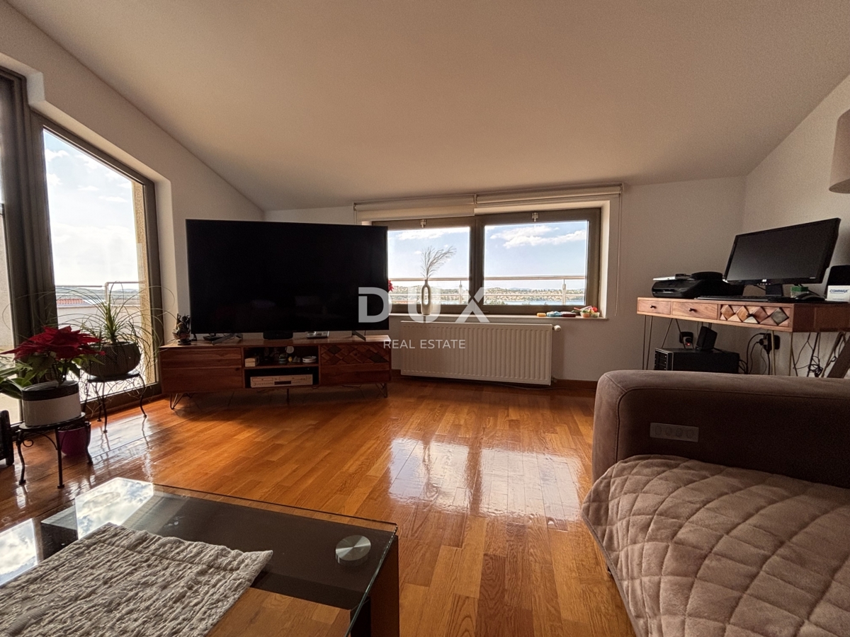 ŠIBENIK, CRNICA – Appartamento duplex con vista e garage, 250 m²