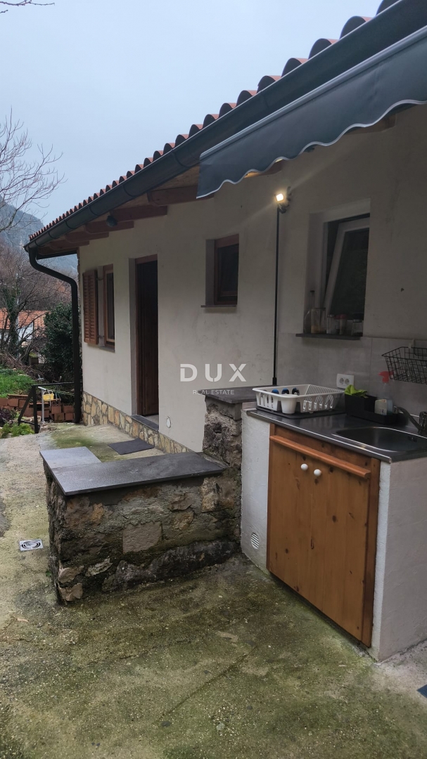 CRIKVENICA, BELGRADO - due appartamenti con balconi vista mare + cortile! OCCASIONE!