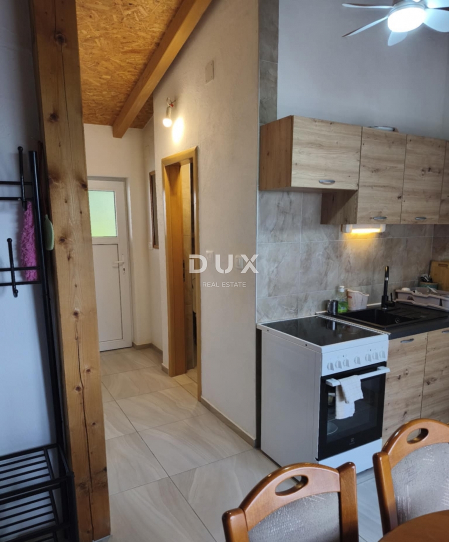 CRIKVENICA, BELGRADO - due appartamenti con balconi vista mare + cortile! OCCASIONE!