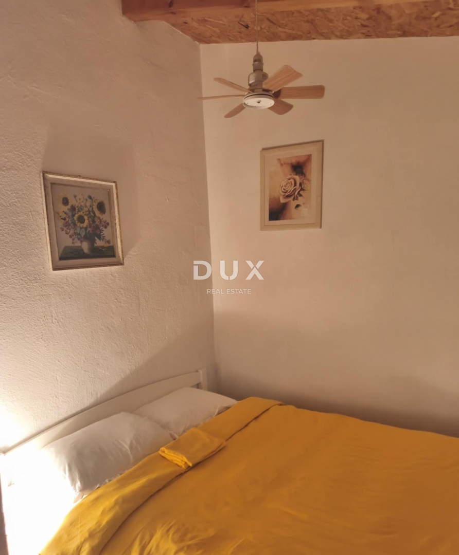 CRIKVENICA, BELGRADO - due appartamenti con balconi vista mare + cortile! OCCASIONE!