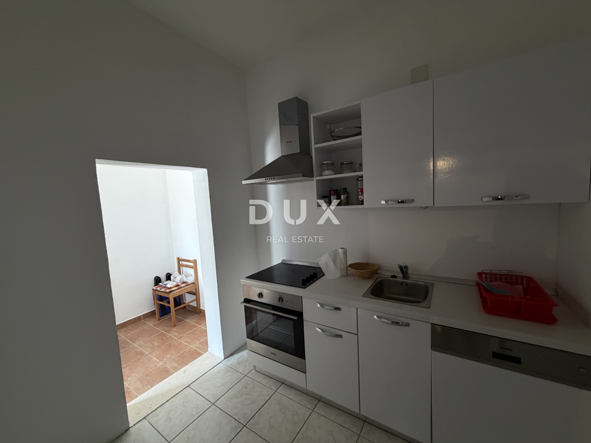 SAN FILIPPO I JAKOV – Casa con vista mare, in posizione tranquilla!