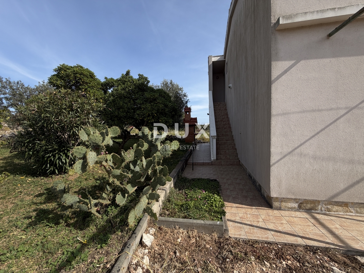 SAN FILIPPO I JAKOV – Casa con vista mare, in posizione tranquilla!