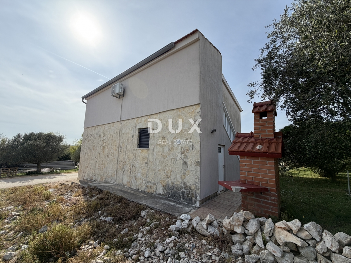 SAN FILIPPO I JAKOV – Casa con vista mare, in posizione tranquilla!