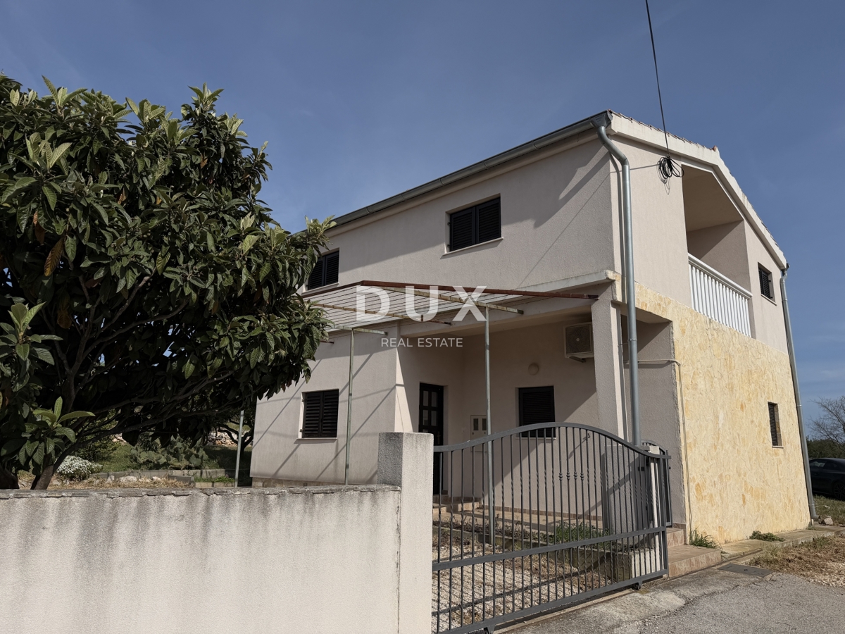 SAN FILIPPO I JAKOV – Casa con vista mare, in posizione tranquilla!