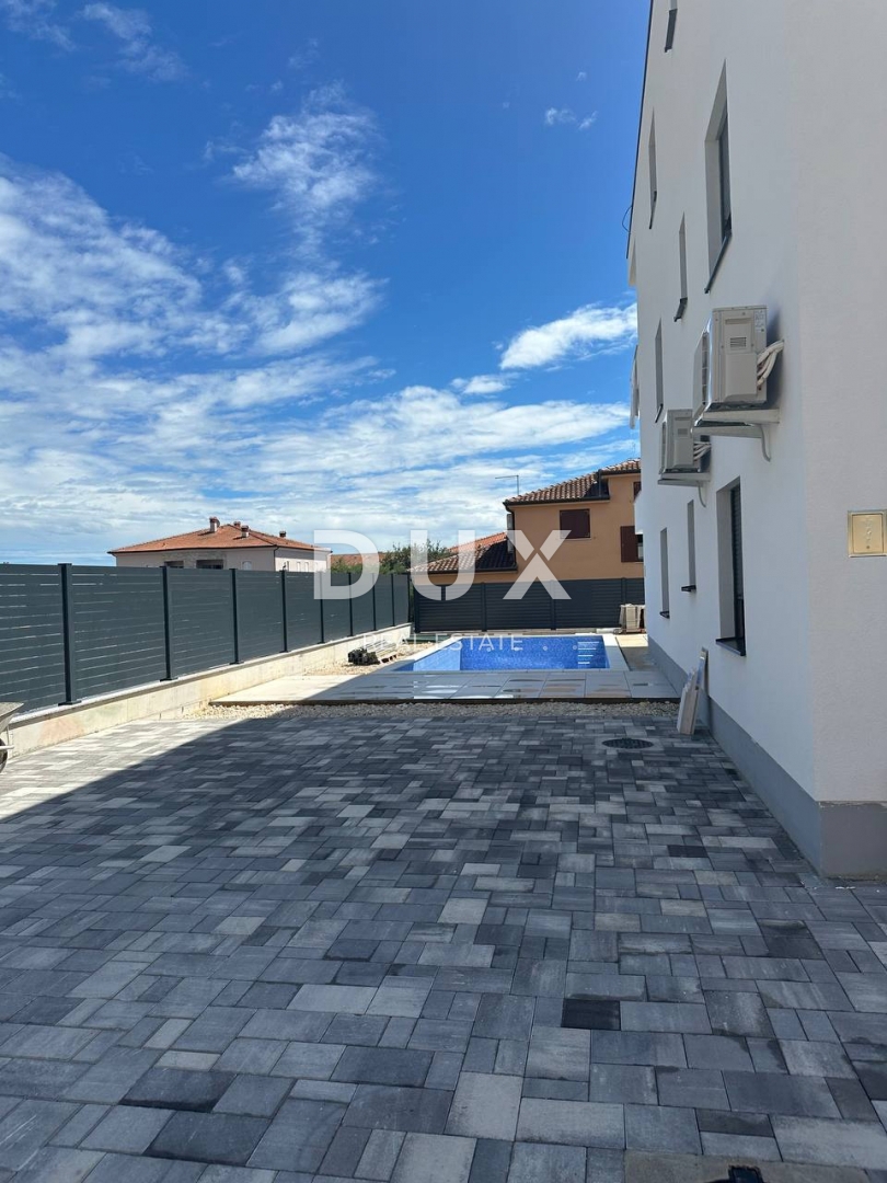 ISTRIA, NOVIGRAD - Appartamento in un nuovo edificio con vista mare