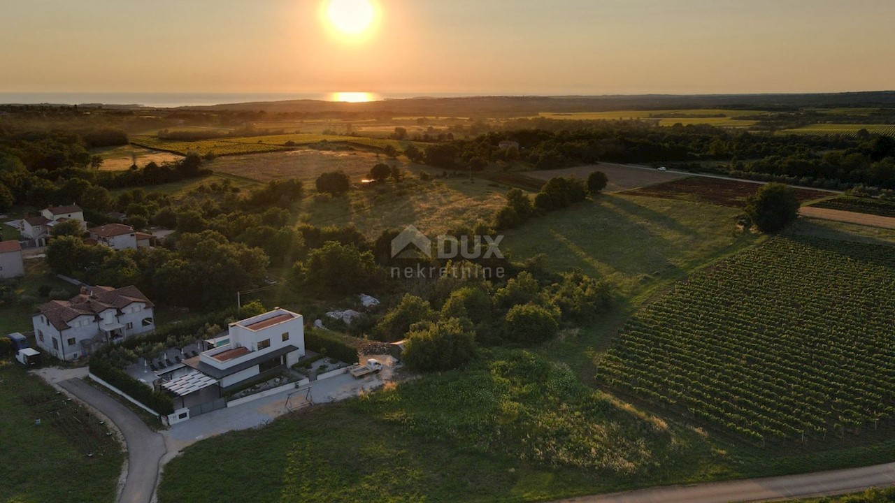 ISTRIA, VIŠNJAN - Moderna villa con piscina