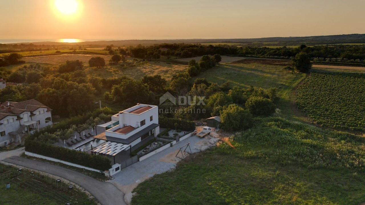 ISTRIA, VIŠNJAN - Moderna villa con piscina