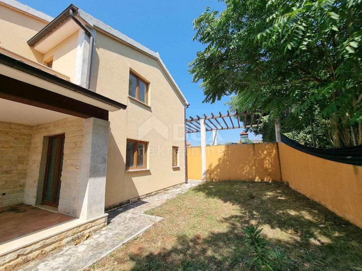 ISTRIA, POREČ (DINTORNI) Casa in alta roh bau con vista mare