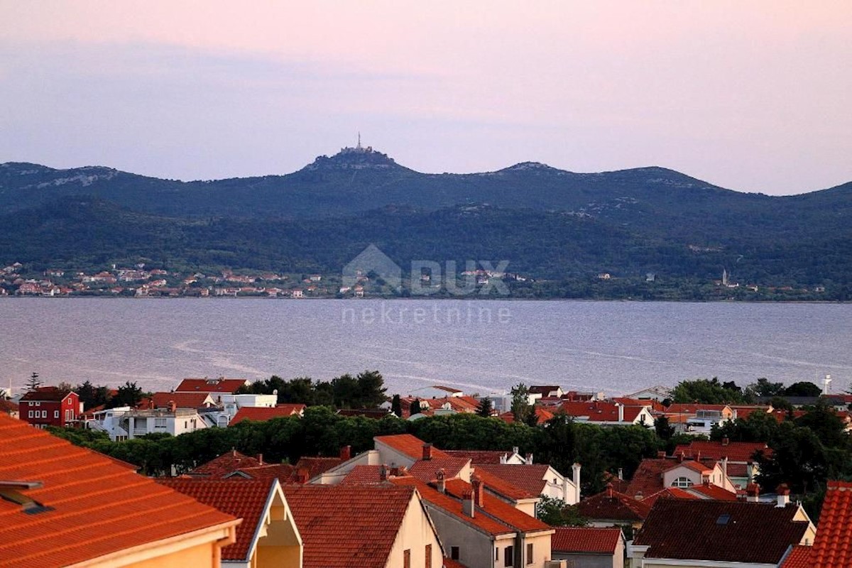 ZADAR, BORIK - Villa mediterranea nella parte d'élite di Zara