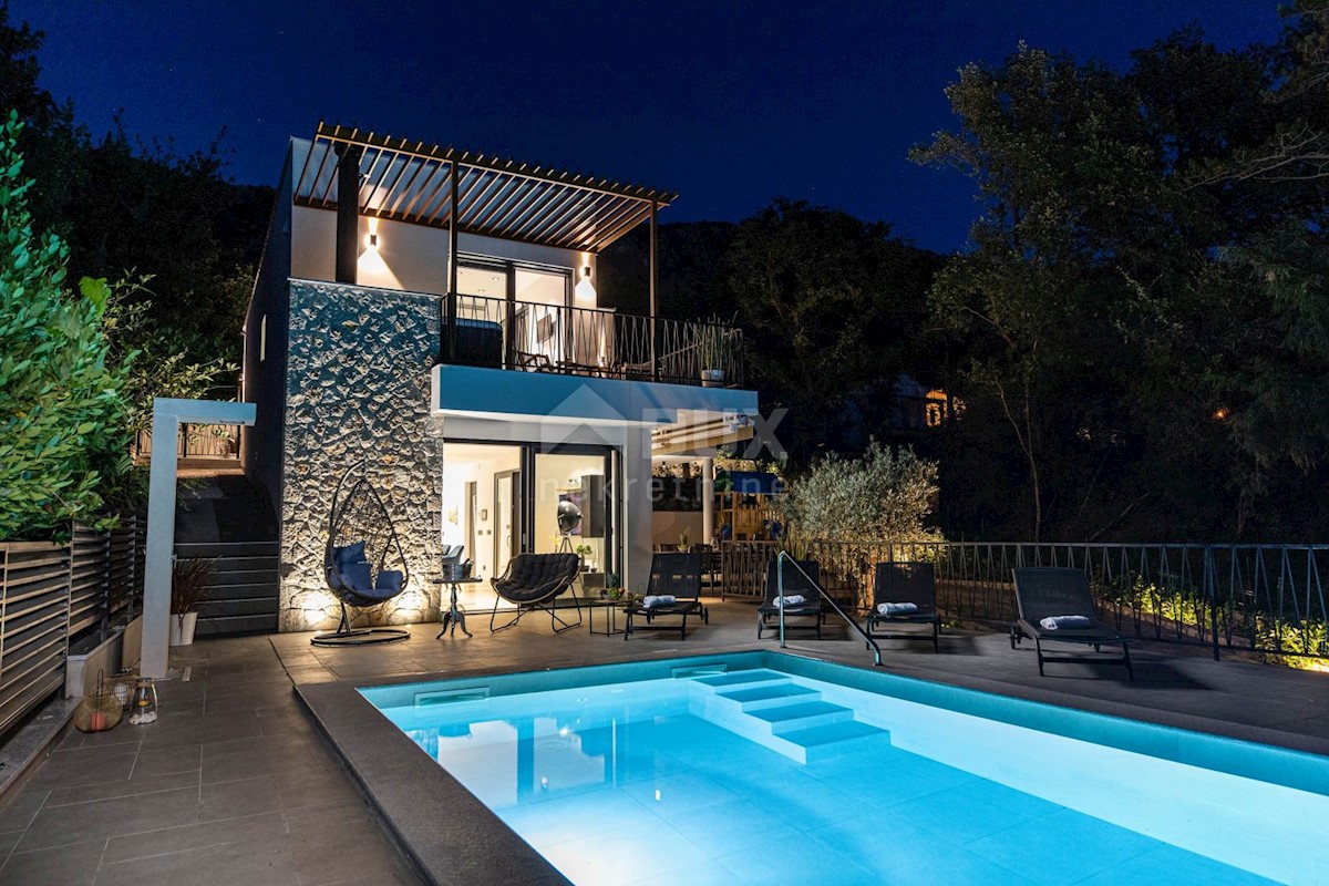 NOVI VINODOSLKI - Villa per vacanze con piscina e vista mare