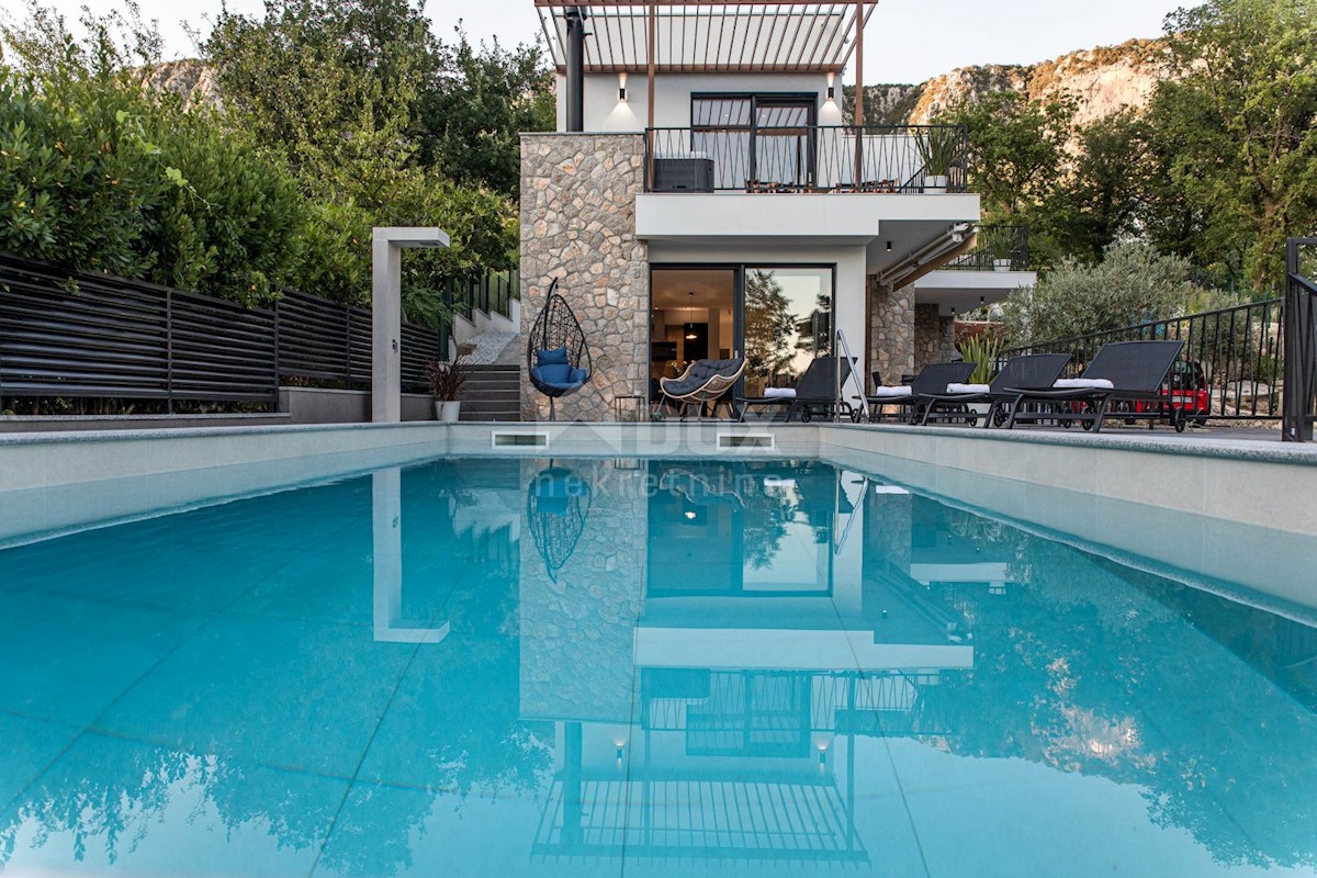 NOVI VINODOSLKI - Villa per vacanze con piscina e vista mare