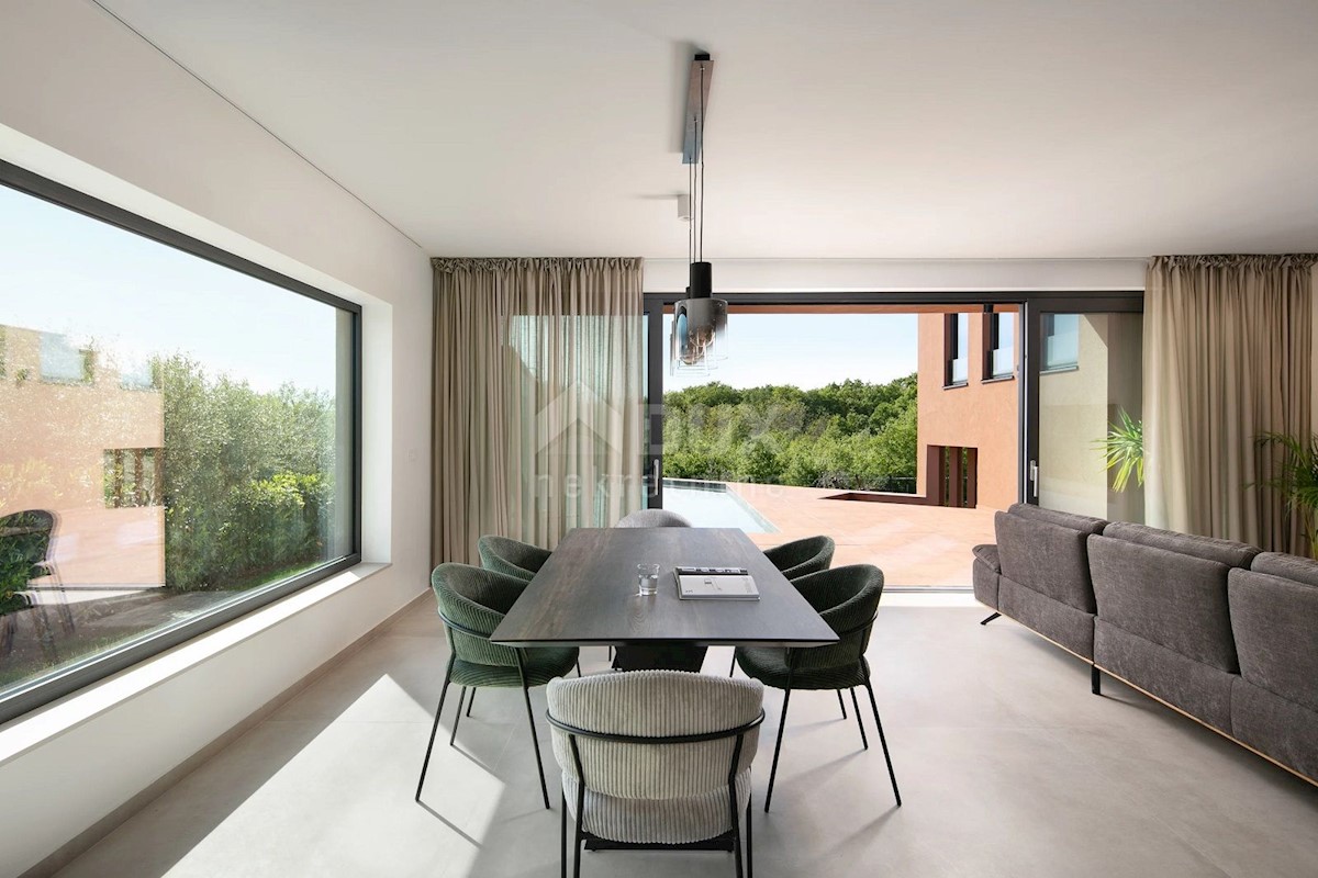 ISTRIA, NOVIGRAD - Casa dal design moderno con piscina