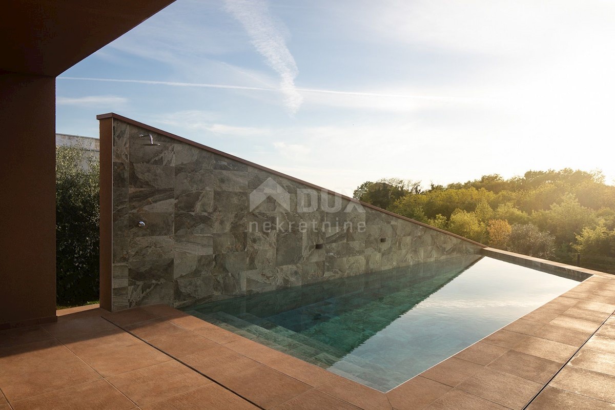 ISTRIA, NOVIGRAD - Casa dal design moderno con piscina