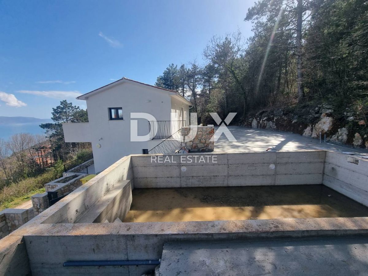 ISTRIA, RABAC - Casa con vista panoramica sul mare