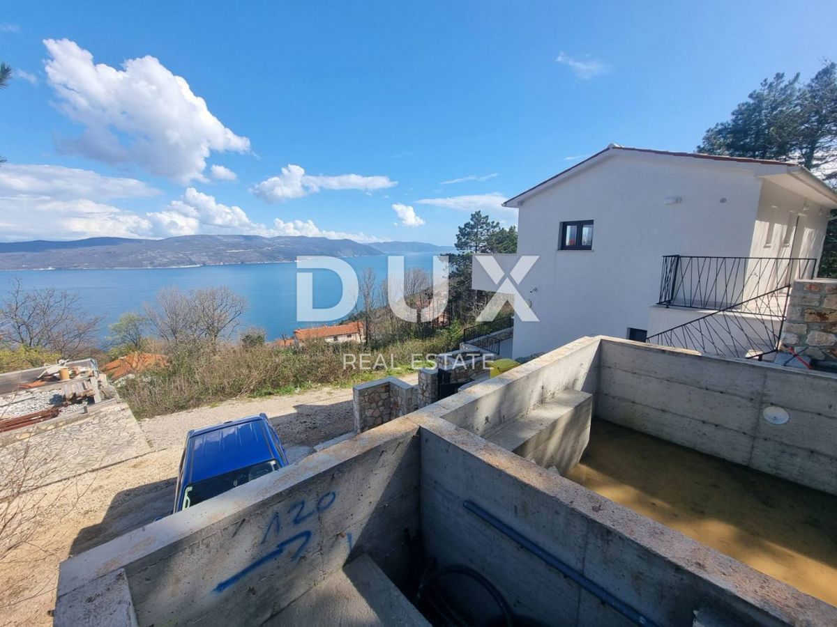 ISTRIA, RABAC - Casa con vista panoramica sul mare