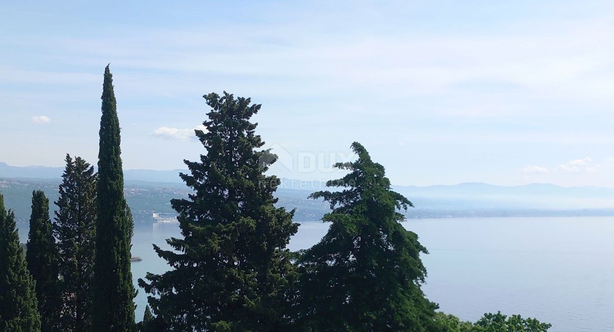 OPATIJA, CENTRO - piano di una casa in una posizione attraente con vista sul mare