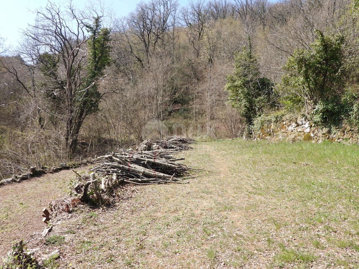 OPATIJA, BREGI - terreno edificabile 1831m2 con vista panoramica sul mare per una casa familiare / villa / appartamenti / casa in affitto con piscina / casa vacanze con piscina