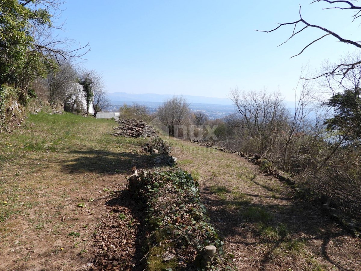 OPATIJA, BREGI - terreno edificabile 1831m2 con vista panoramica sul mare per una casa familiare / villa / appartamenti / casa in affitto con piscina / casa vacanze con piscina