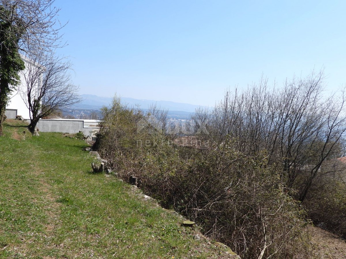 OPATIJA, BREGI - terreno edificabile 1831m2 con vista panoramica sul mare per una casa familiare / villa / appartamenti / casa in affitto con piscina / casa vacanze con piscina