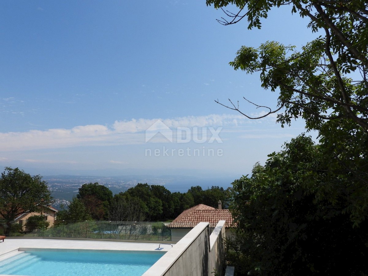 OPATIJA, BREGI - terreno edificabile 1831m2 con vista panoramica sul mare per una casa familiare / villa / appartamenti / casa in affitto con piscina / casa vacanze con piscina