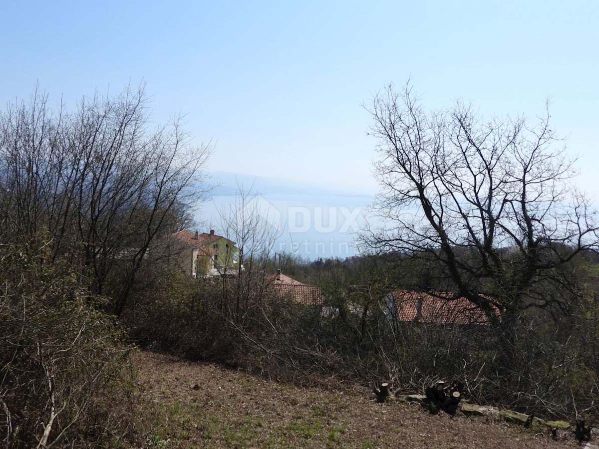 OPATIJA, BREGI - terreno edificabile 1831m2 con vista panoramica sul mare per una casa familiare / villa / appartamenti / casa in affitto con piscina / casa vacanze con piscina