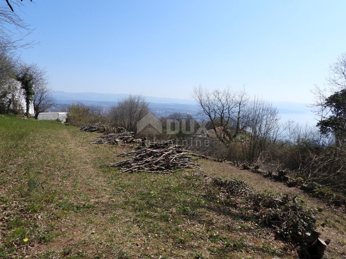 OPATIJA, BREGI - terreno edificabile 1831m2 con vista panoramica sul mare per una casa familiare / villa / appartamenti / casa in affitto con piscina / casa vacanze con piscina